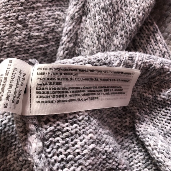 Hollister Cardigan with Pockets - Picture 3 of 3